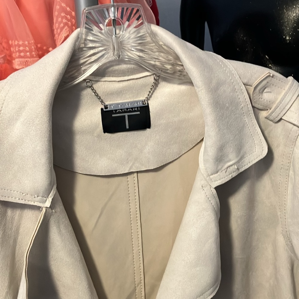 Ladies, beautiful, long jacket by Tahari size, large, cream, color, pocketed - Picture 2 of 6